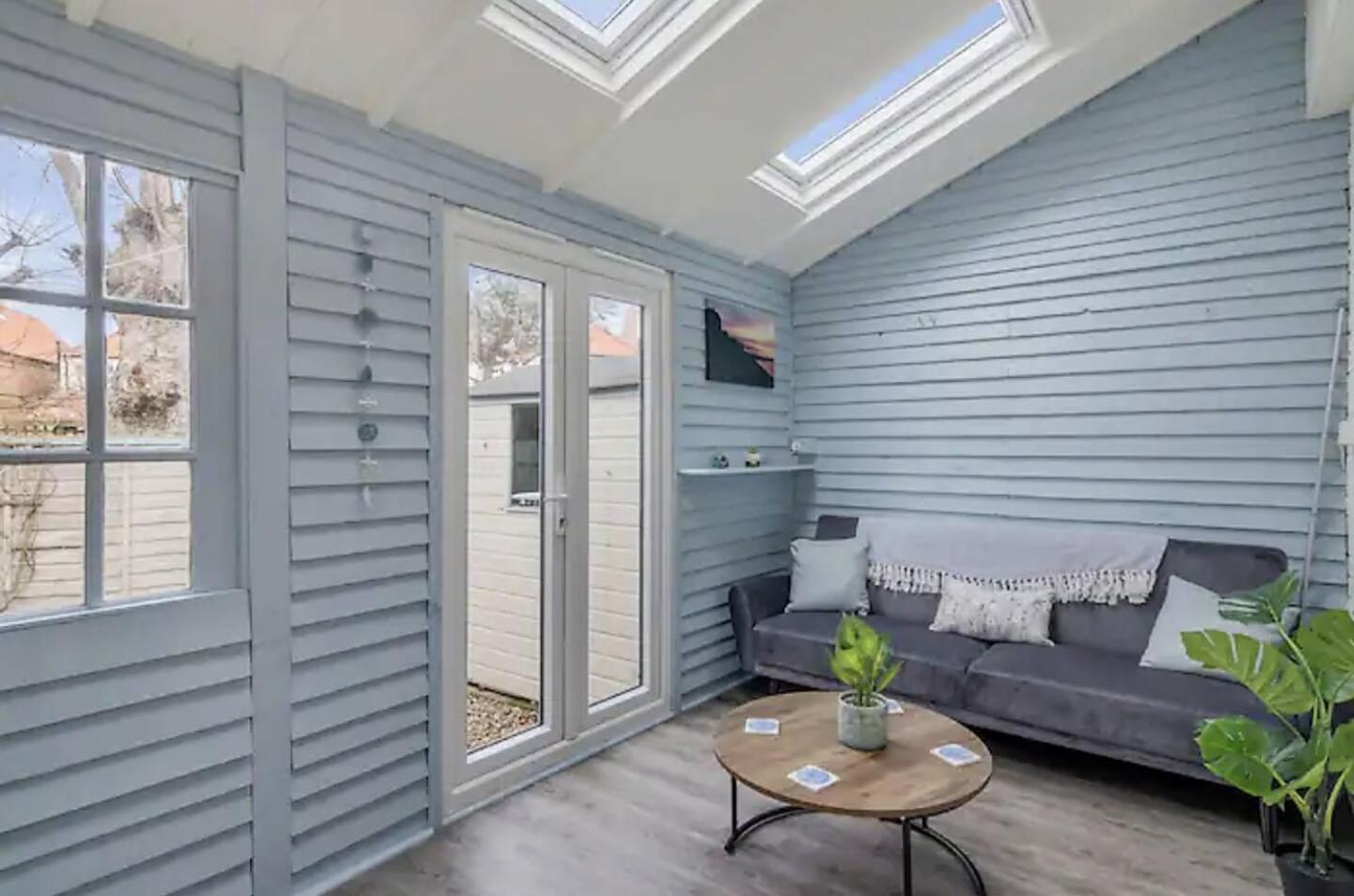 Turnstone Retreat - Parking Sheringham